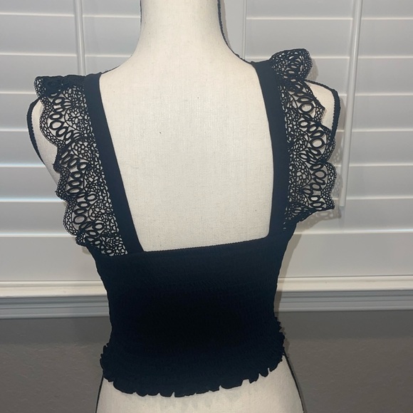 Express Crop Top - Picture 2 of 3